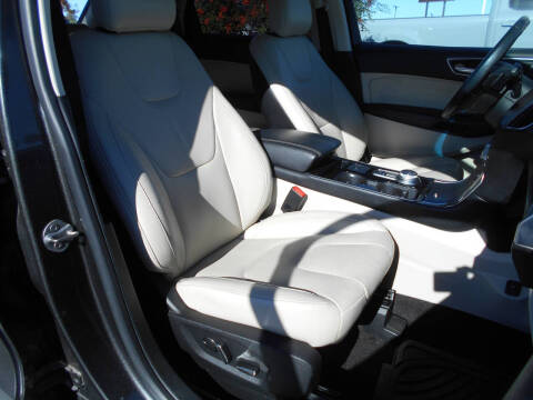 2019 Ford Edge Titanium