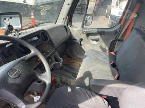 2017 Freightliner M2 106