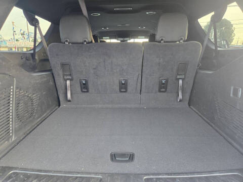 2024 Chevrolet Suburban LT