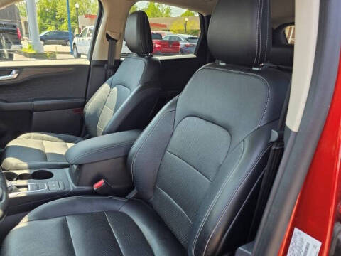 2020 Ford Escape Hybrid Titanium