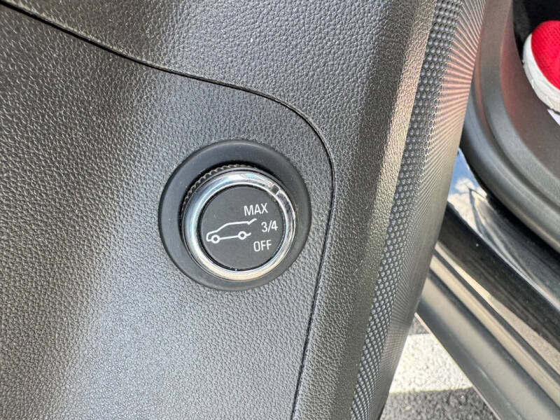 2017 GMC Acadia SLE-2