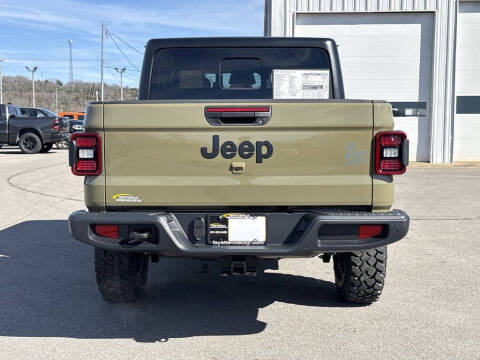 2026 Jeep Gladiator Sport