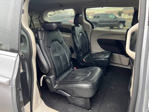 2020 Chrysler Pacifica Touring L