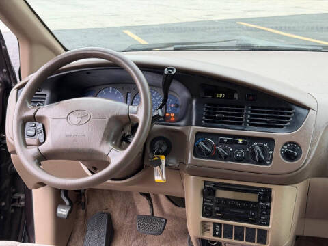 2003 Toyota Sienna LE
