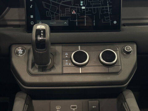 2023 Land Rover Defender 130 X-Dynamic SE