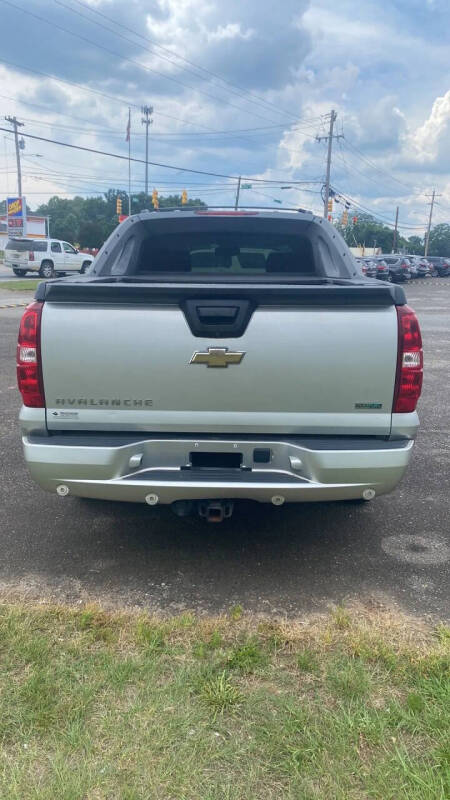 2011 Chevrolet Avalanche LT