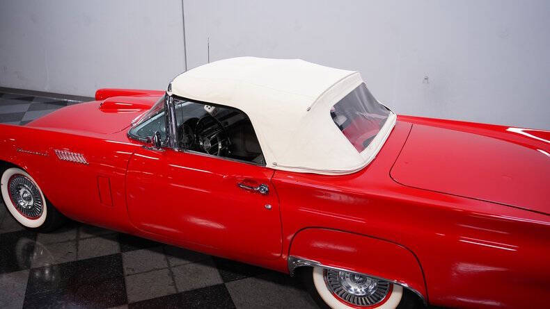 1957 Ford Thunderbird