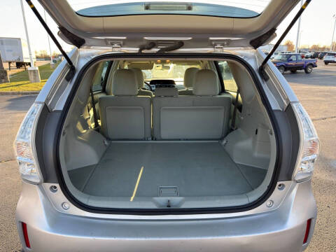 2012 Toyota Prius v Two