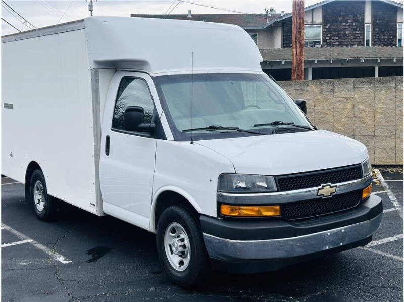 2019 Chevrolet Express Cutaway Base photo 8