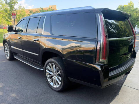 2018 Cadillac Escalade ESV Luxury