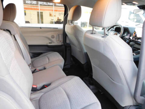 2021 Toyota Sienna LE 8-Passenger