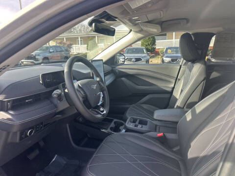 2025 Ford Mustang Mach-E Select