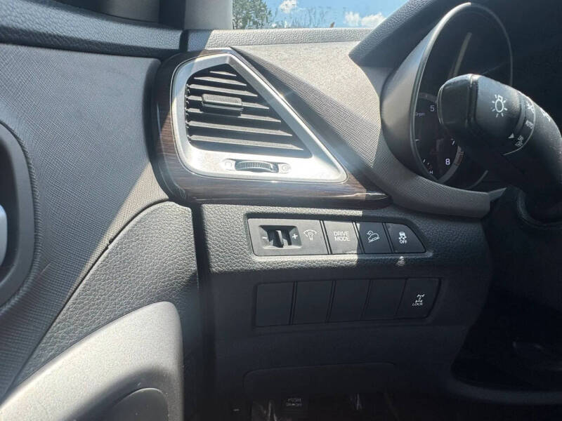 2017 Hyundai Santa Fe SE