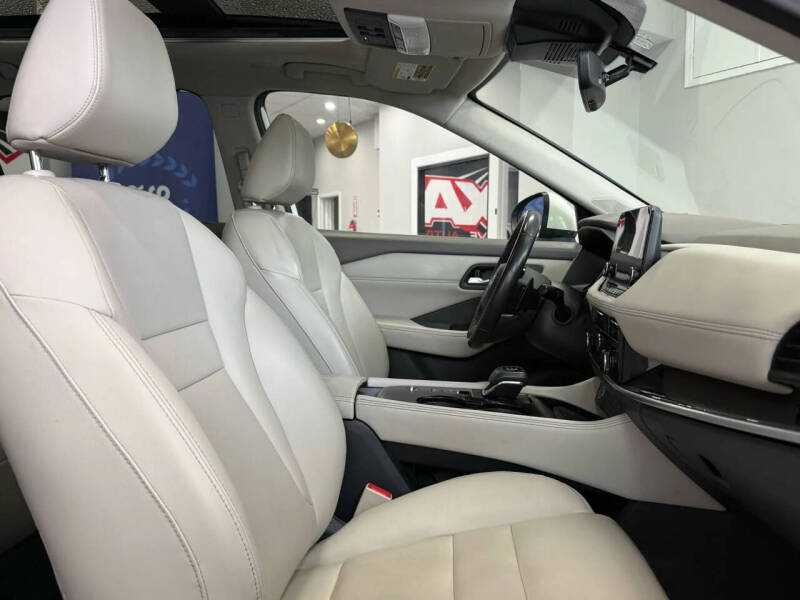 2022 Nissan Rogue SL