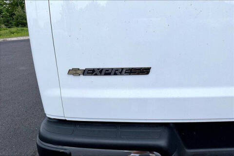 2025 Chevrolet Express LT 3500