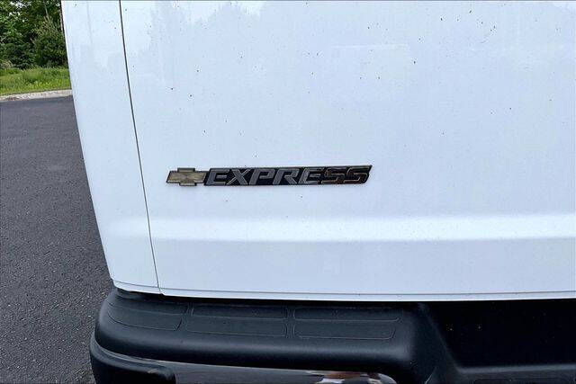 2025 Chevrolet Express LT 3500