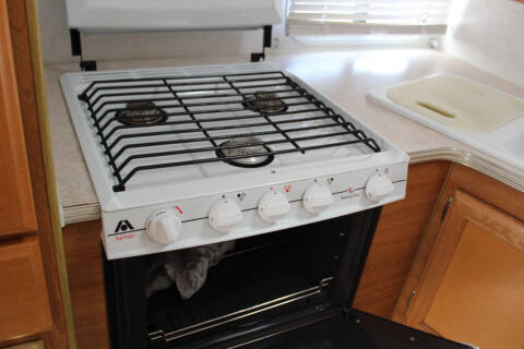 2004 Lance Lancelite 845