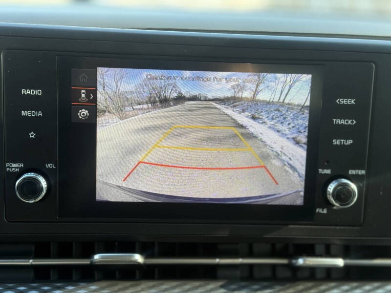 2023 Kia Carnival LX