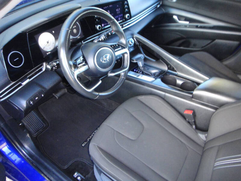 2022 Hyundai Elantra SEL