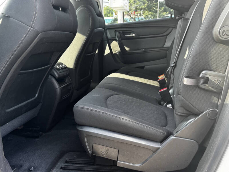 2013 GMC Acadia SLE-1