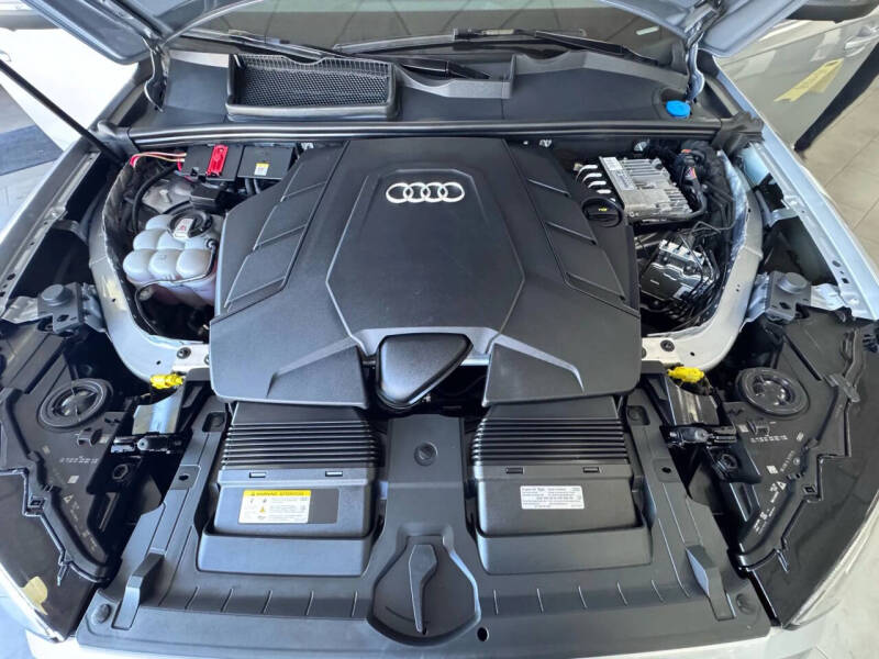 2022 Audi Q7 quattro Premium Plus 55 TFSI