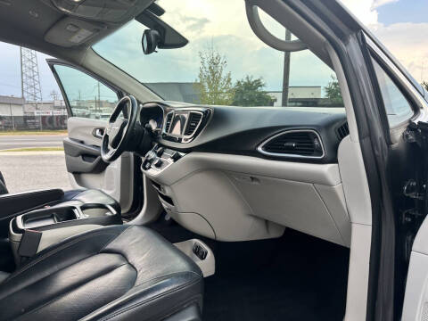 2018 Chrysler Pacifica Touring L