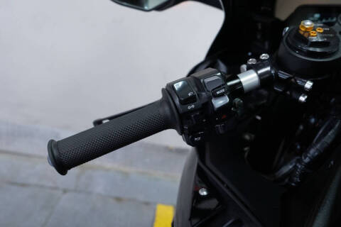2016 Yamaha YZF-R1