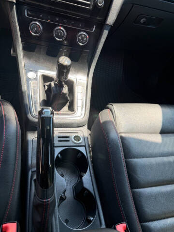 2016 Volkswagen Golf GTI SE
