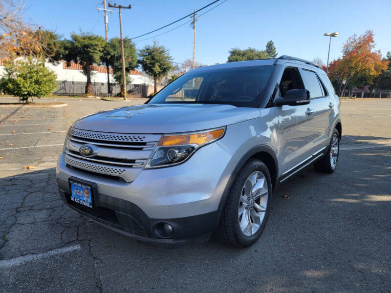 2015 Ford Explorer XLT photo 3