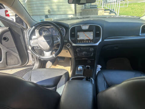 2016 Chrysler 300 Limited