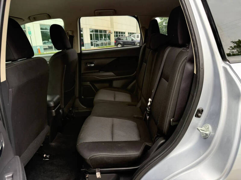 2016 Mitsubishi Outlander ES