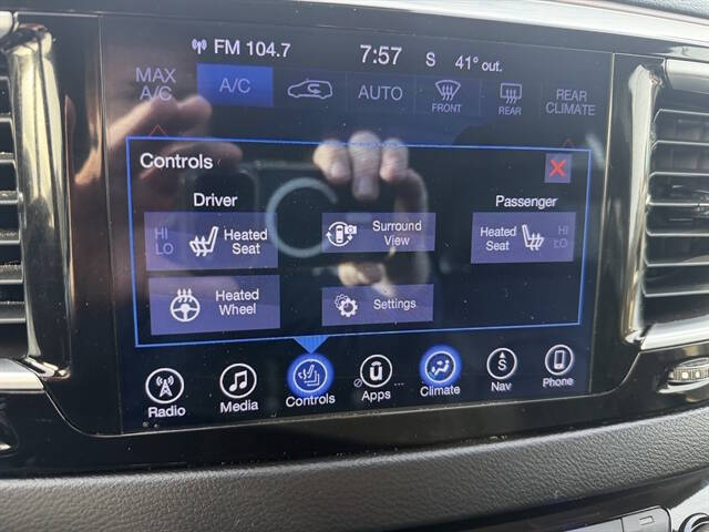 2017 Chrysler Pacifica Touring-L Plus