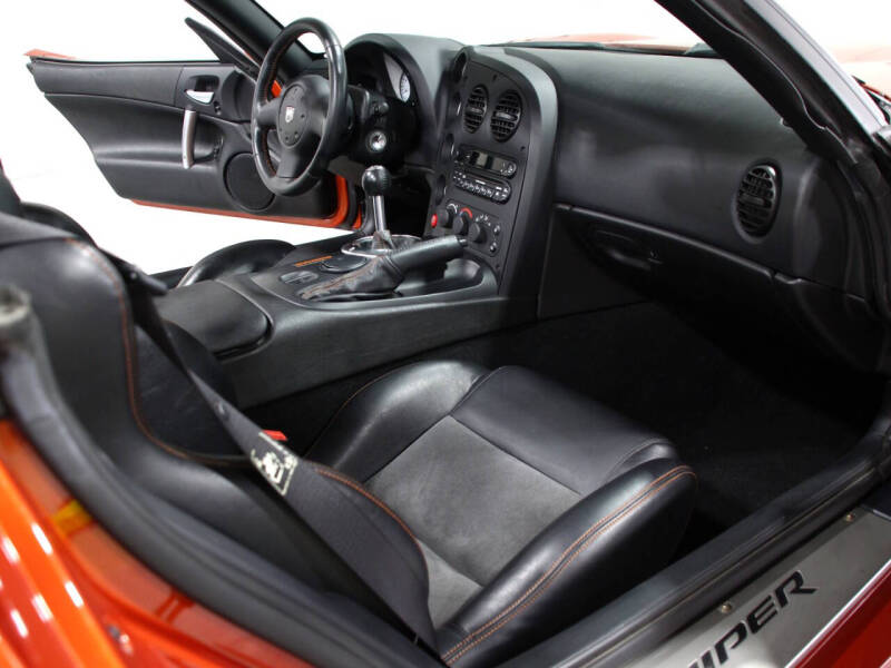 2005 Dodge Viper SRT-10