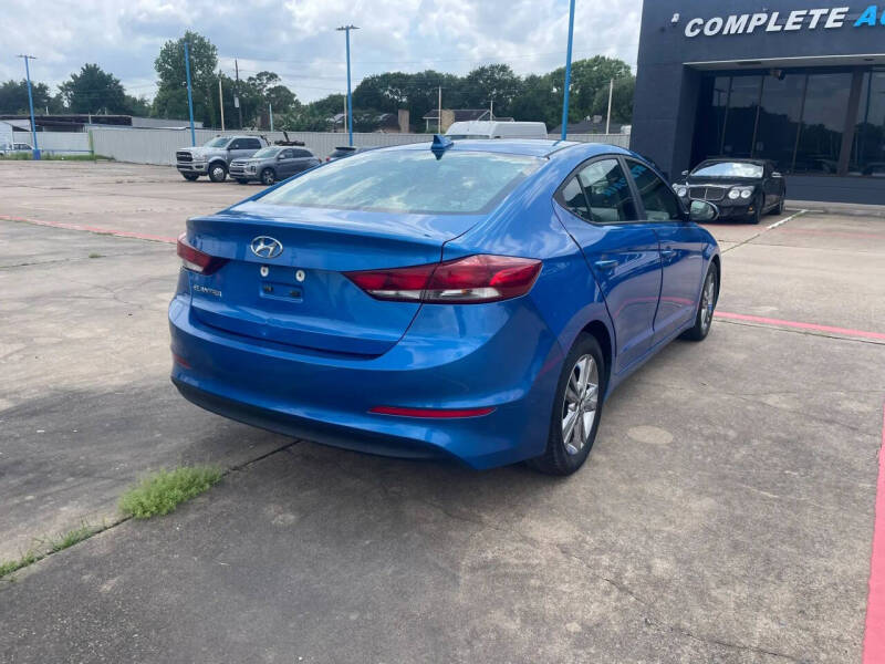 2017 Hyundai Elantra