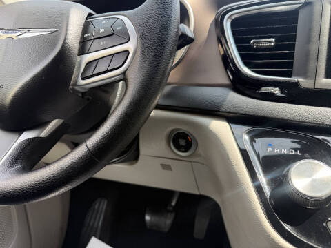 2020 Chrysler Voyager LXi