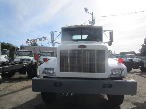 2004 Peterbilt 330