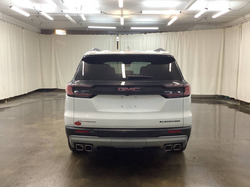 2025 GMC Acadia Elevation