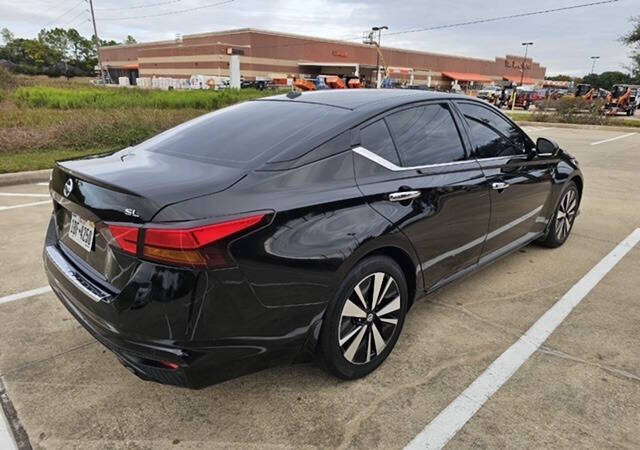 2022 Nissan Altima SL photo 4