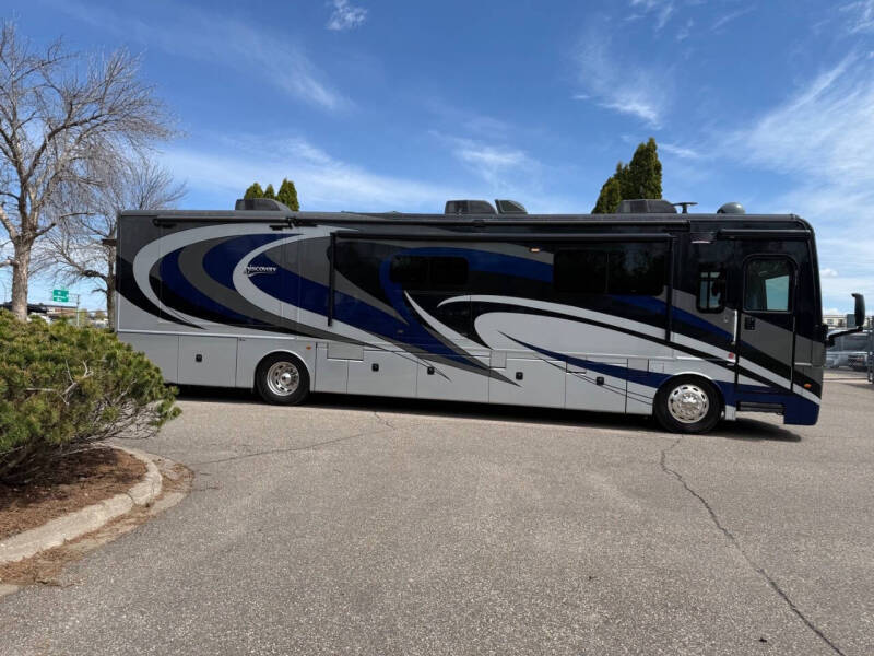 2019 Freightliner XCM Chassis
