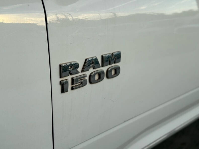 Used 2015 RAM Ram 1500 Pickup Tradesman with VIN 3C6JR6DG1FG605628 for sale in Tampa, FL