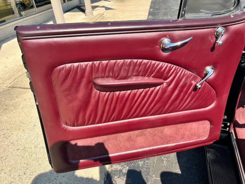 1947 Ford Super Deluxe