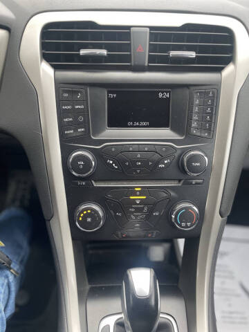 2014 Ford Fusion SE