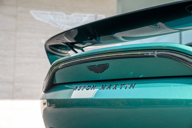 2023 Aston Martin Vantage 8
