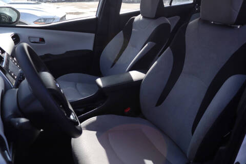 2022 Toyota Prius LE