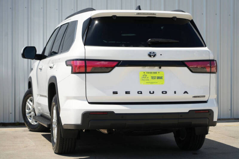 2025 Toyota Sequoia SR5