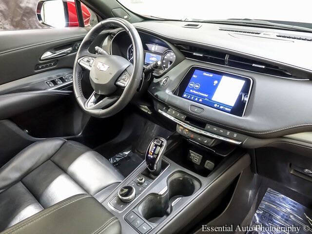 2023 Cadillac XT4 Premium Luxury