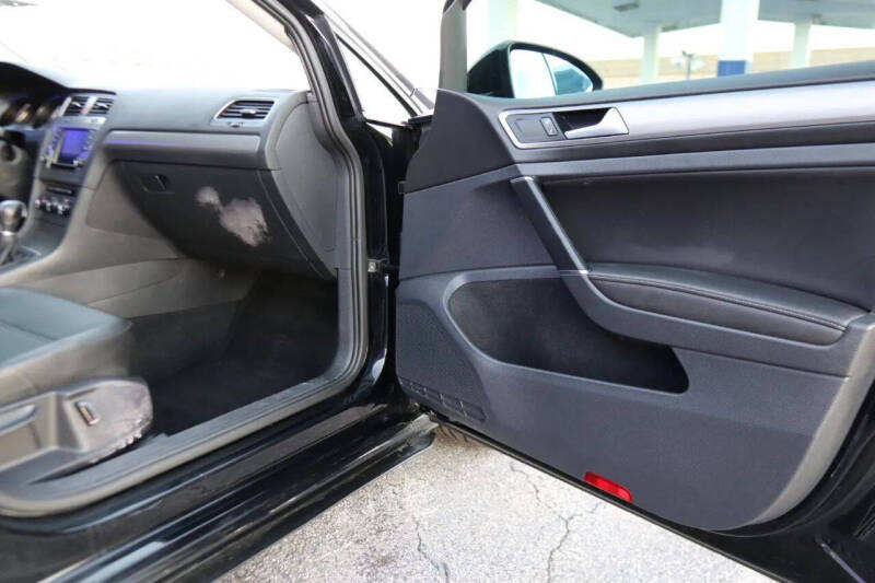 2017 Volkswagen Golf TSI Wolfsburg Edition