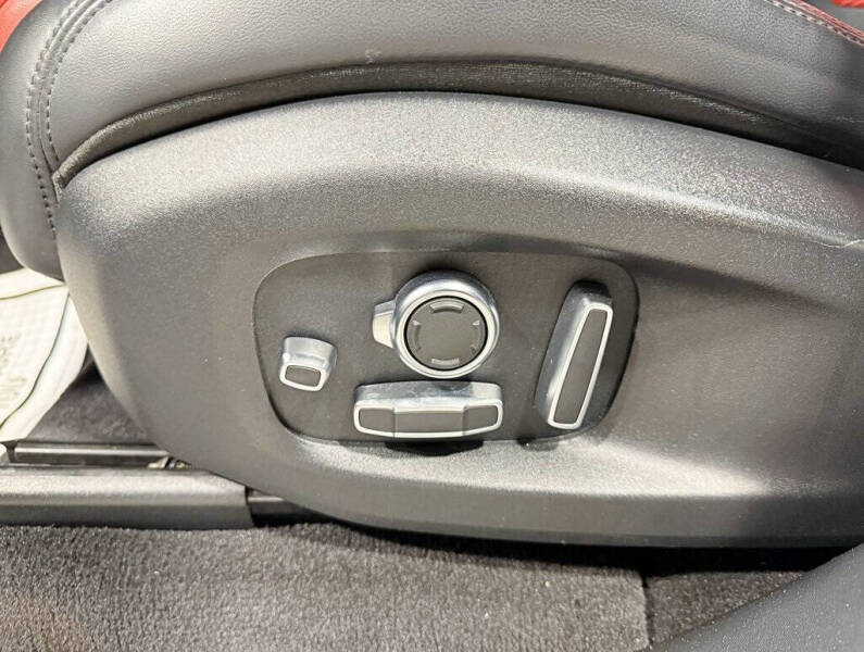 2020 Land Rover Range Rover Sport SVR