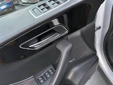 2017 Jaguar F-PACE 35t Prestige