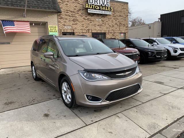 2017 Chrysler Pacifica Touring-L Plus